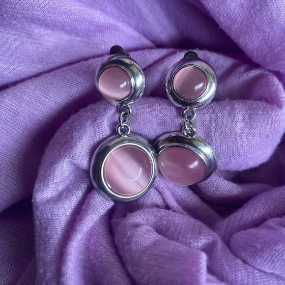 🌸Pink moonstone silver tone clip on earrings. 🌸 - Picture 4 of 4